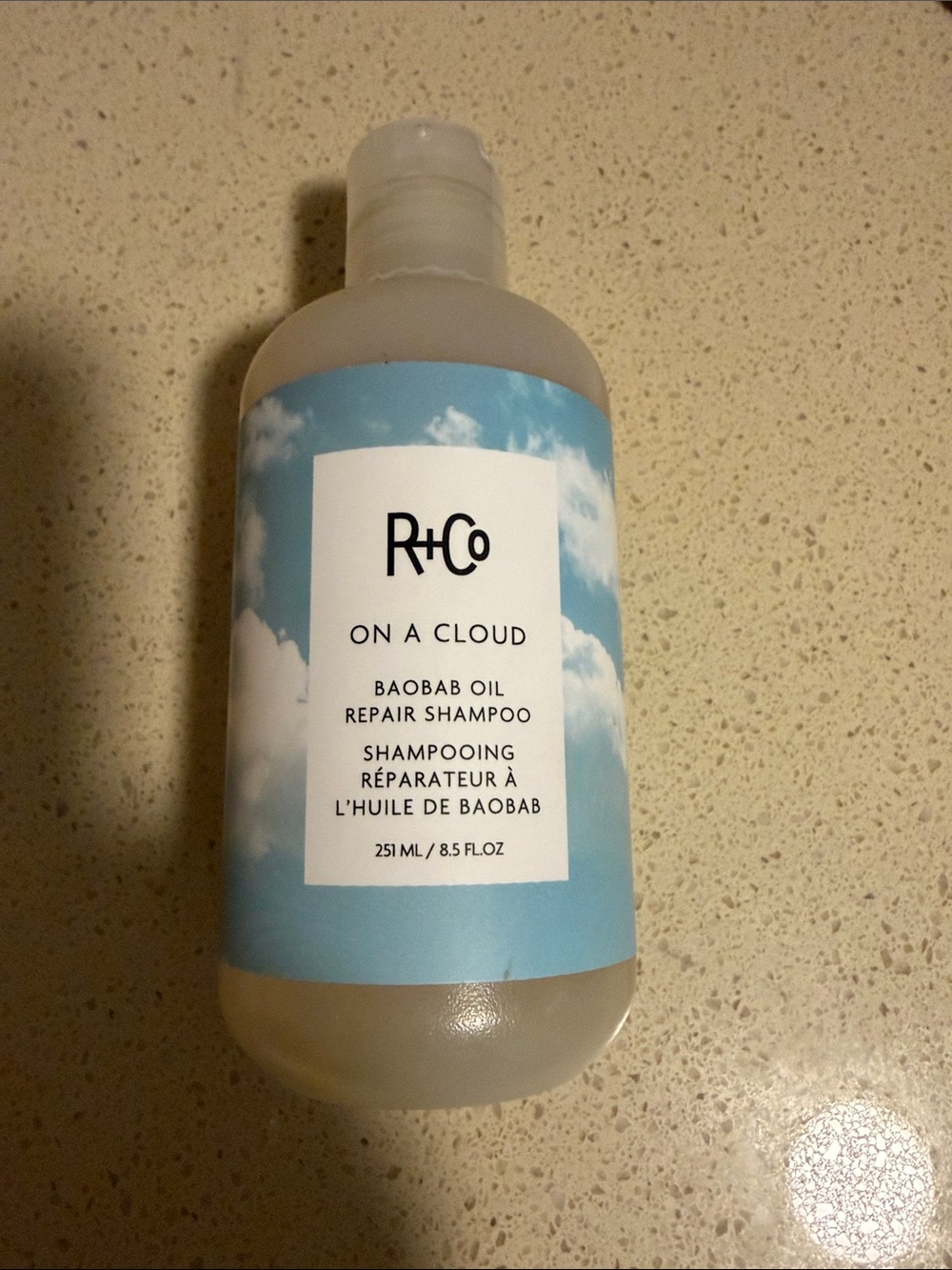 R+Co On A Cloud Repair Shampoo - Light Blue